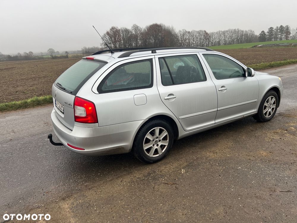 Skoda Octavia 1.6 Ambiente - 5