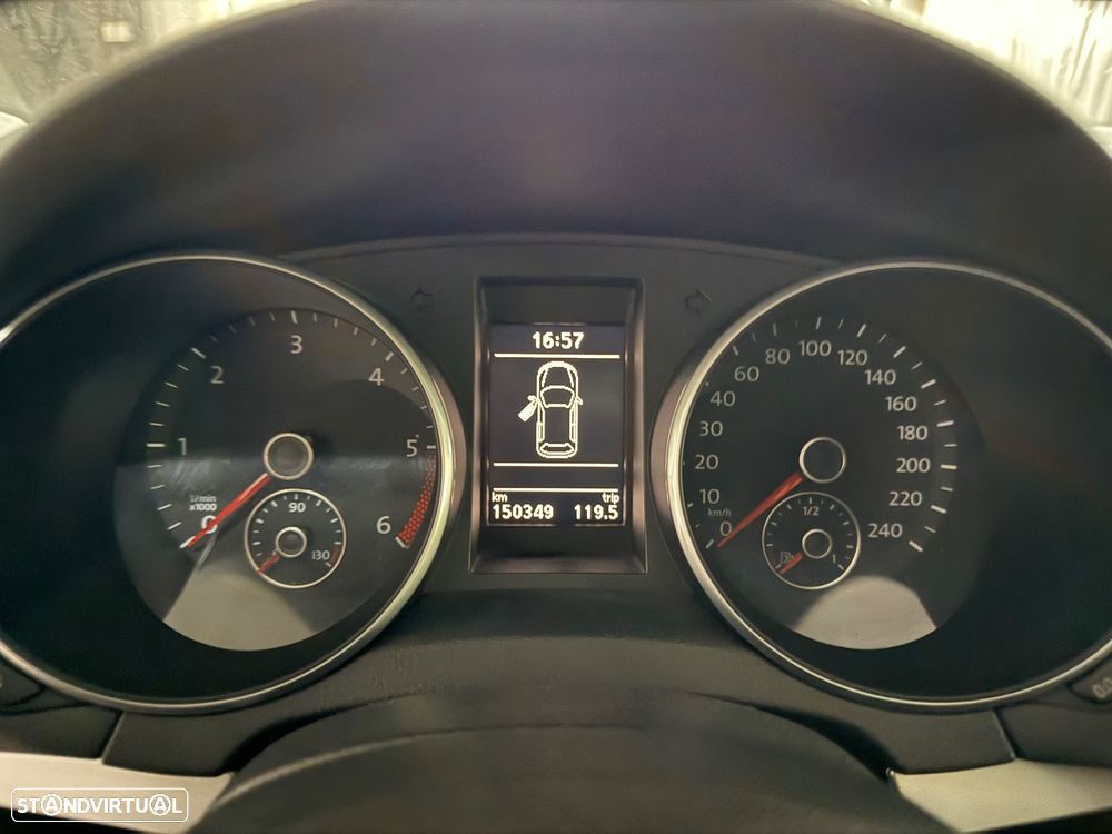 VW Golf 1.6 TDi Highline - 18