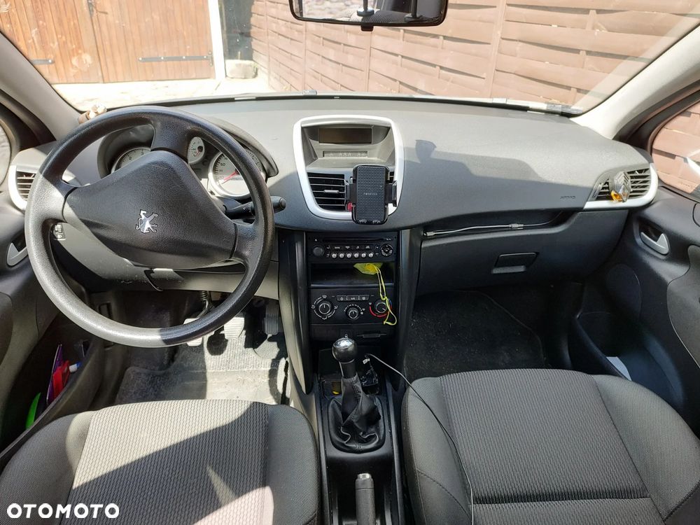 Peugeot 207 HDi FAP 90 (Blue Lion) Business-Line Niveau 1 - 3