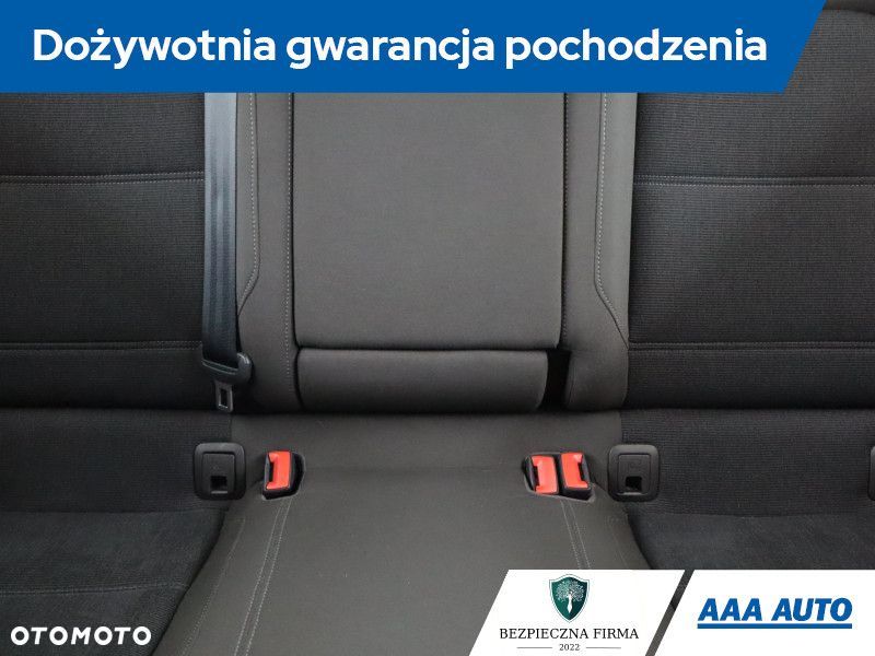 Volkswagen Passat - 12