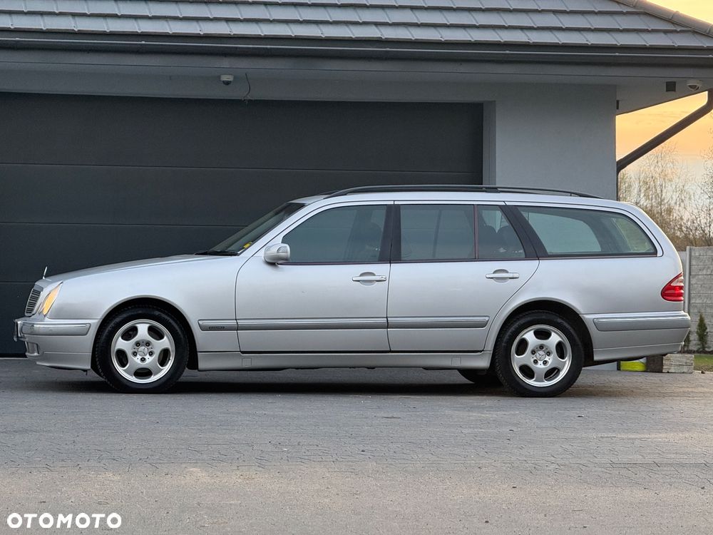 Mercedes-Benz Klasa E 320 T Avantgarde - 10