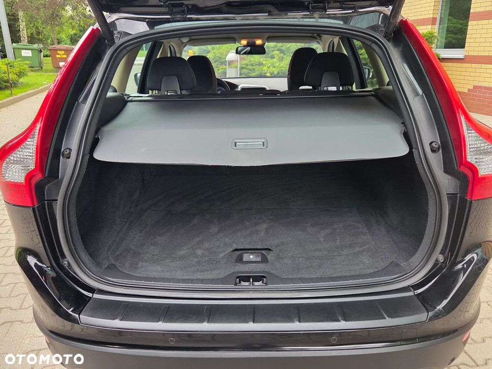 Volvo XC 60 D4 Geartronic Momentum - 27