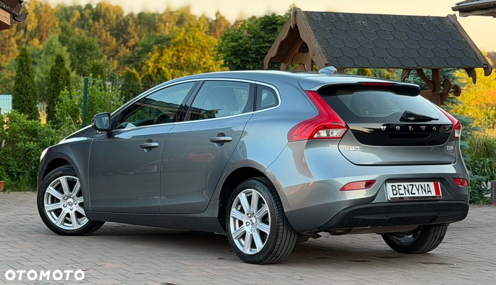 Volvo V40 T2 Inscription - 28