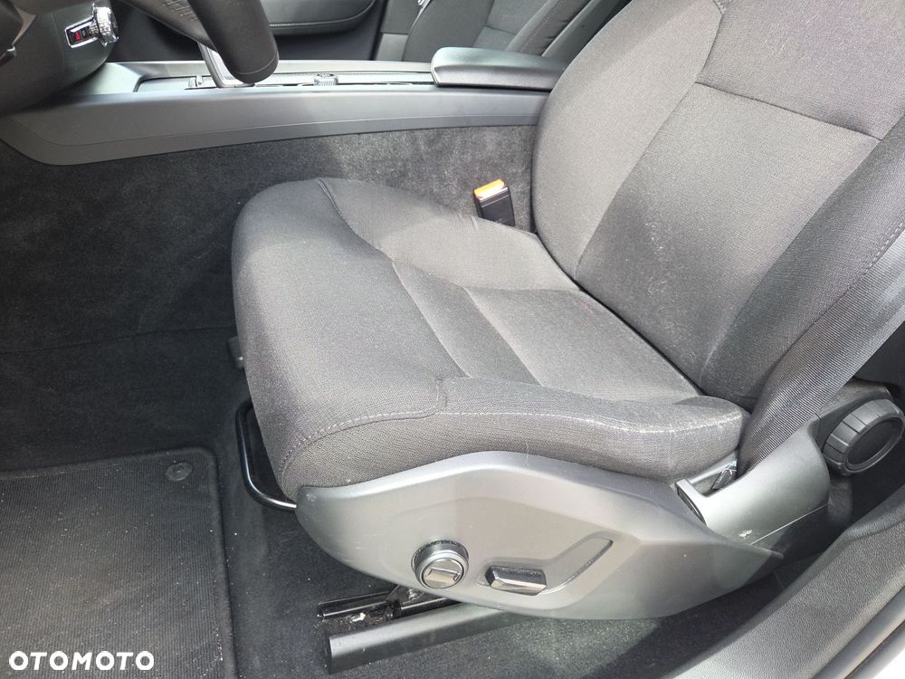 Volvo XC 60 B4 B Momentum - 15