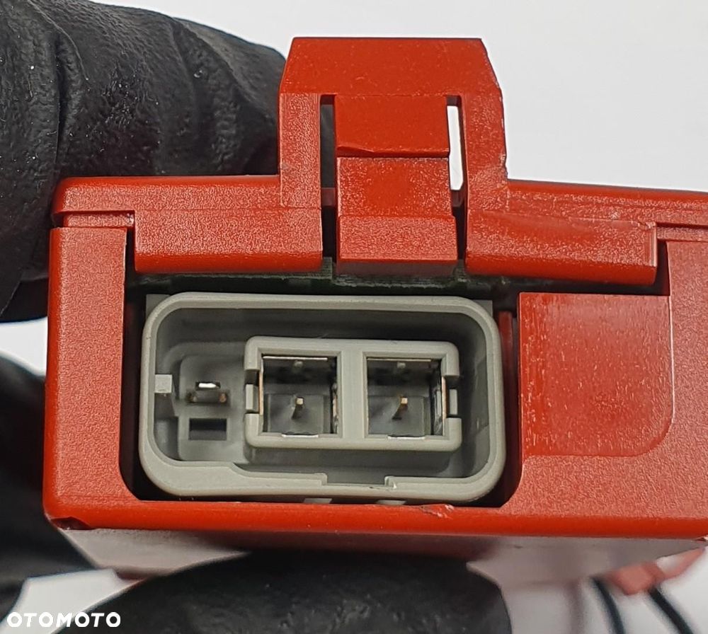 WZMACNIACZ ANTENY VOLVO V70 II 8637602 - 3