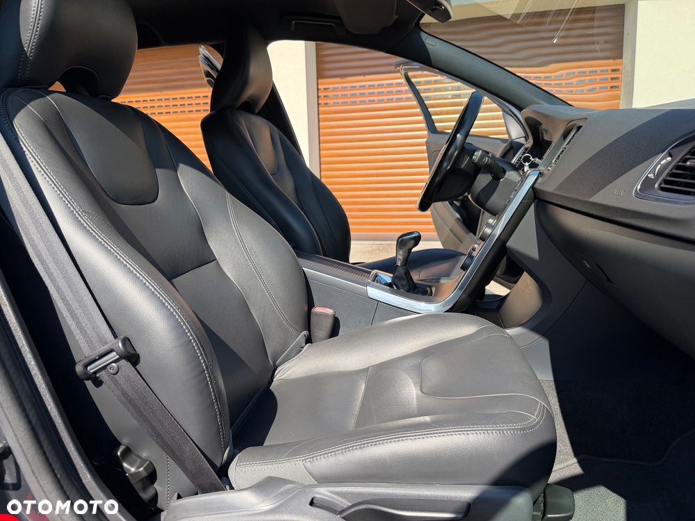 Volvo V60 D2 Drive-E Kinetic - 33