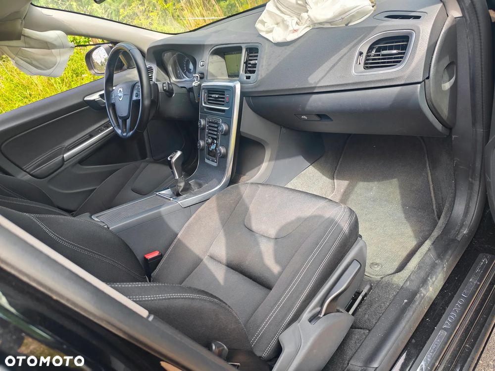 Volvo V60 D3 Drive-E Kinetic - 32
