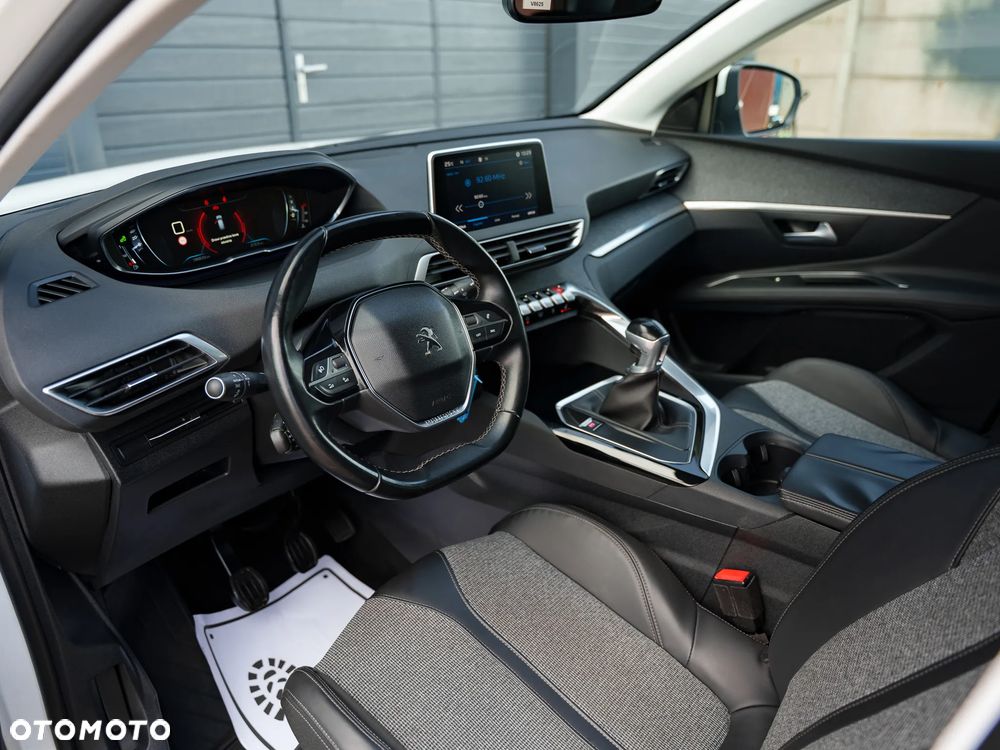 Peugeot 3008 1.5 BlueHDi Allure S&S - 17