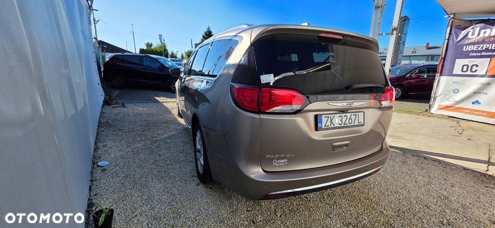Chrysler Pacifica - 7