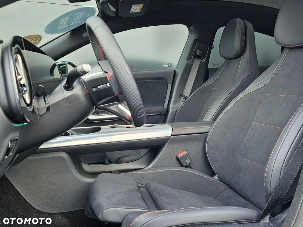 Mercedes-Benz CLA - 4