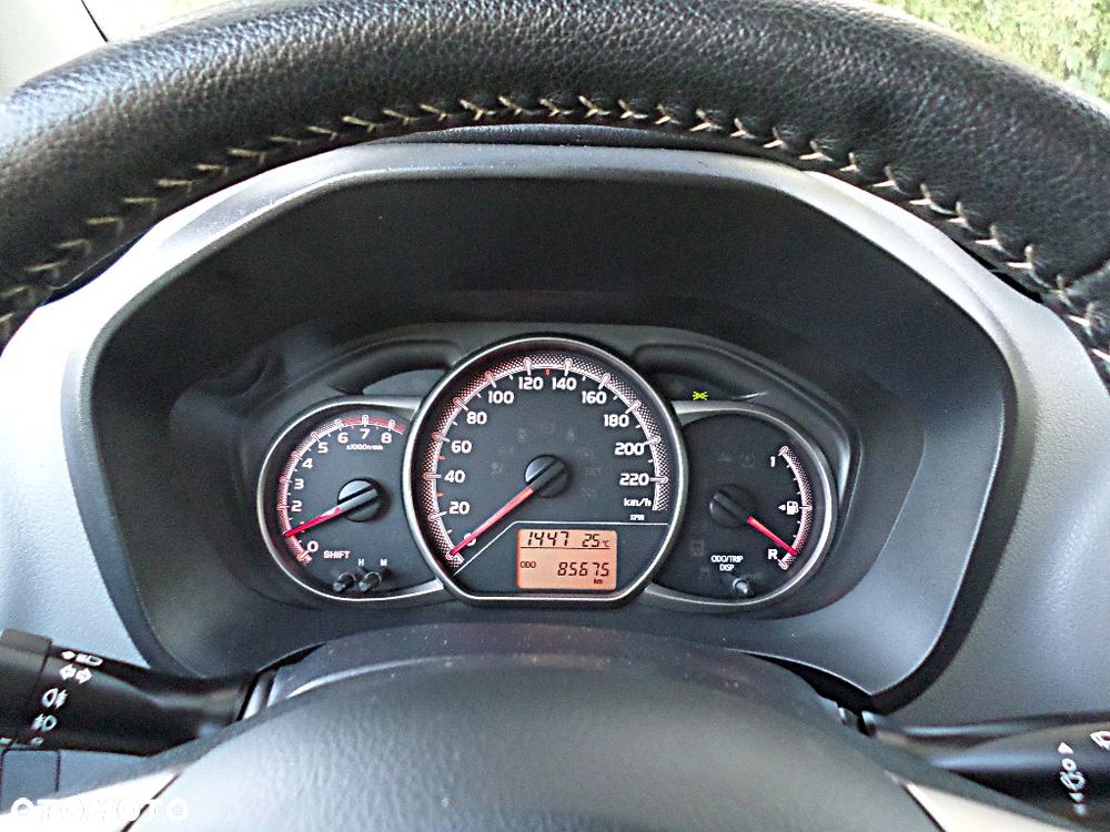 Toyota Yaris 1.33 Selection Platinum - 9