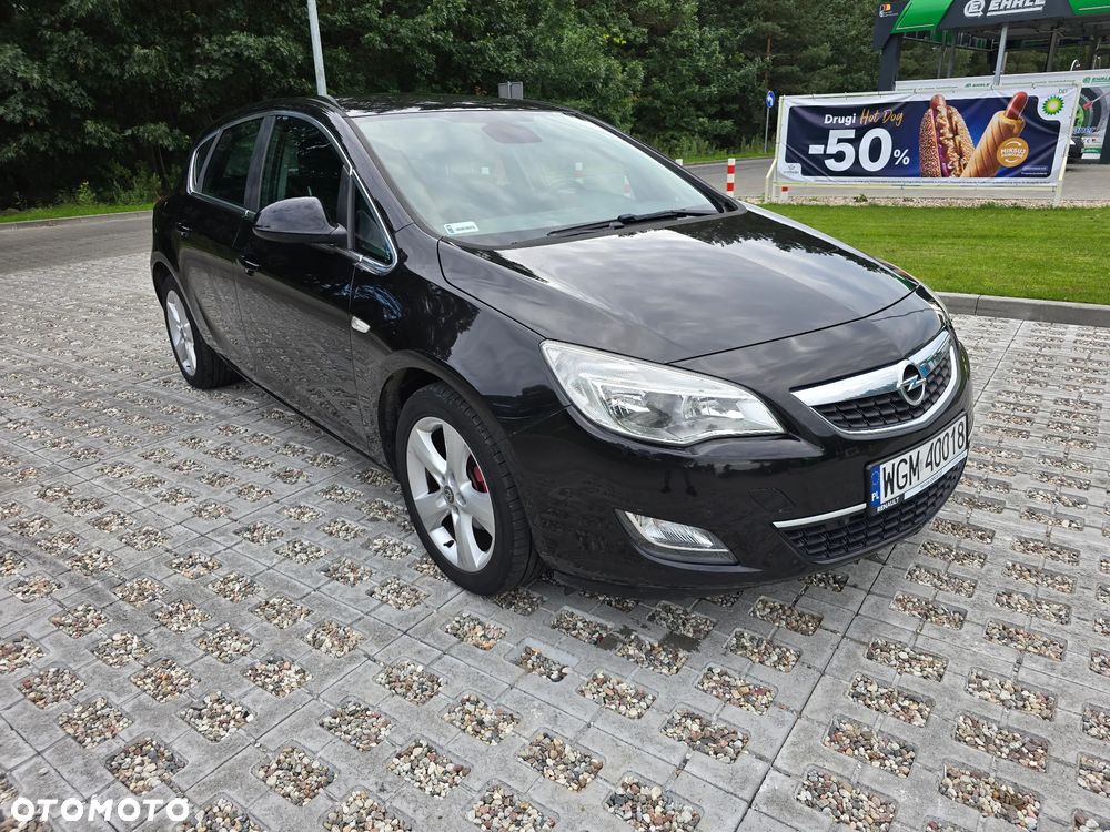 Opel Astra 1.4 Turbo Design Edition - 1