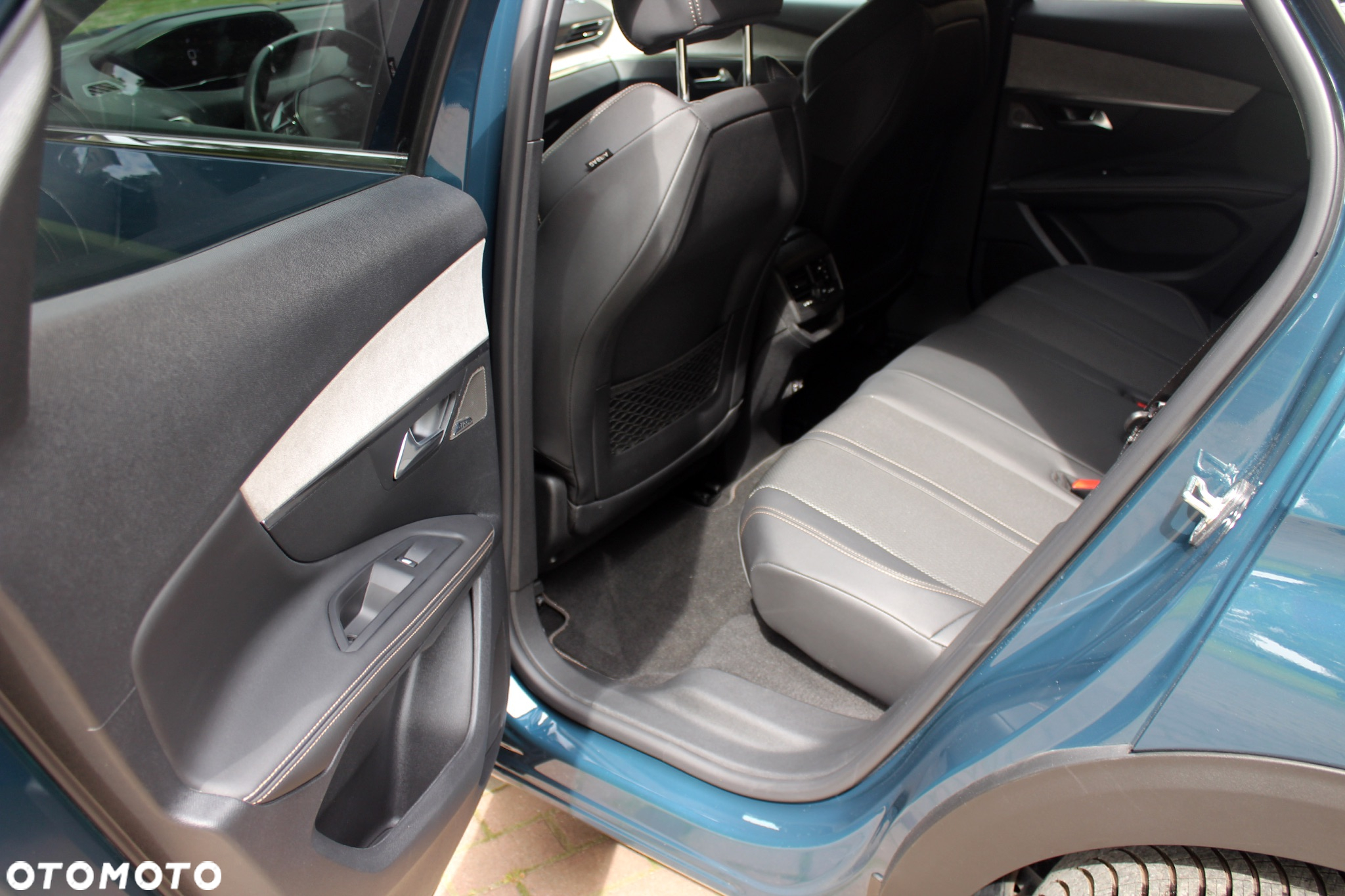 Peugeot 3008 1.2 PureTech GT Pack S&S EAT8 - 17