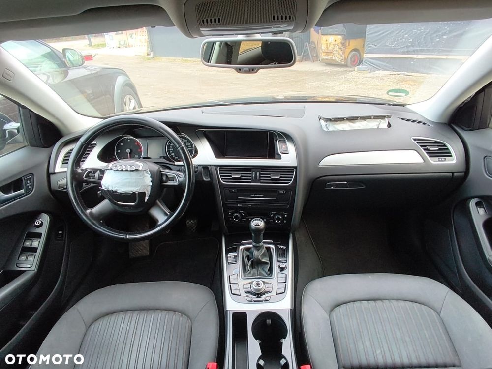 Audi A4 Avant 2.0 TDI DPF Ambiente - 12
