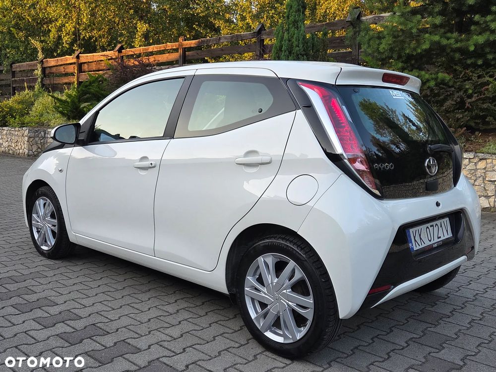 Toyota Aygo x-play touch - 6
