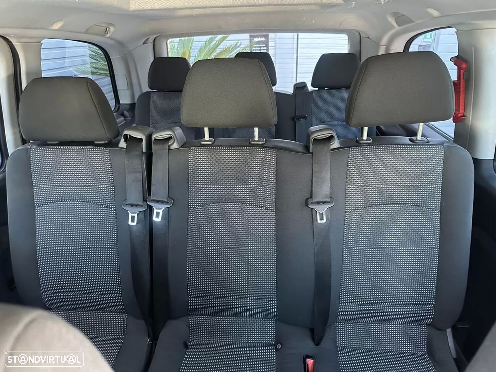 Mercedes-Benz Vito Compacta CREW - 32