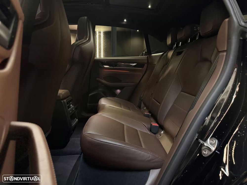 Porsche Macan Electric 4 - 25