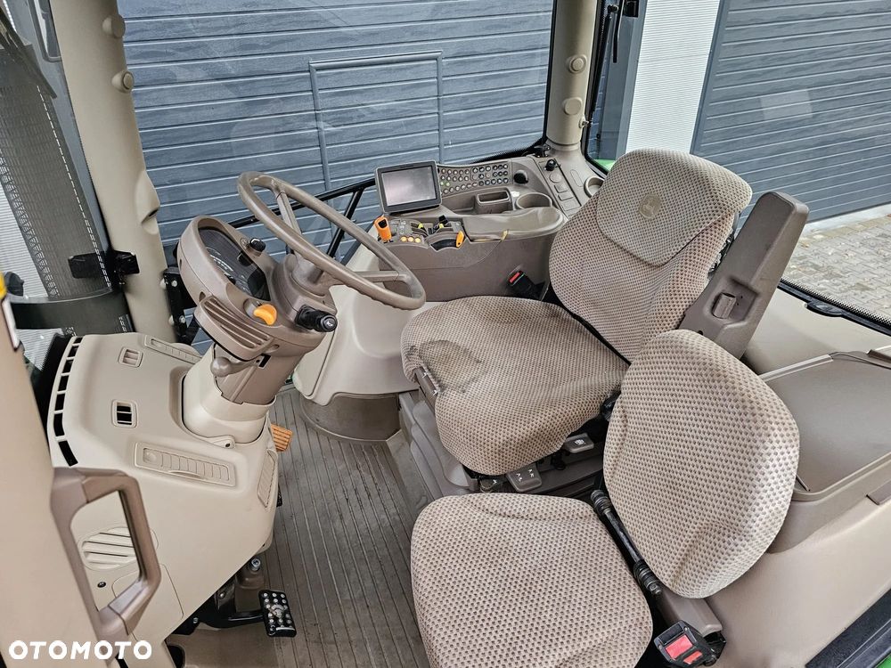 John Deere 6210R - 9