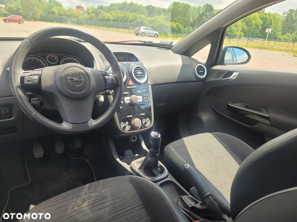 Opel Corsa 1.4 16V Innovation - 11
