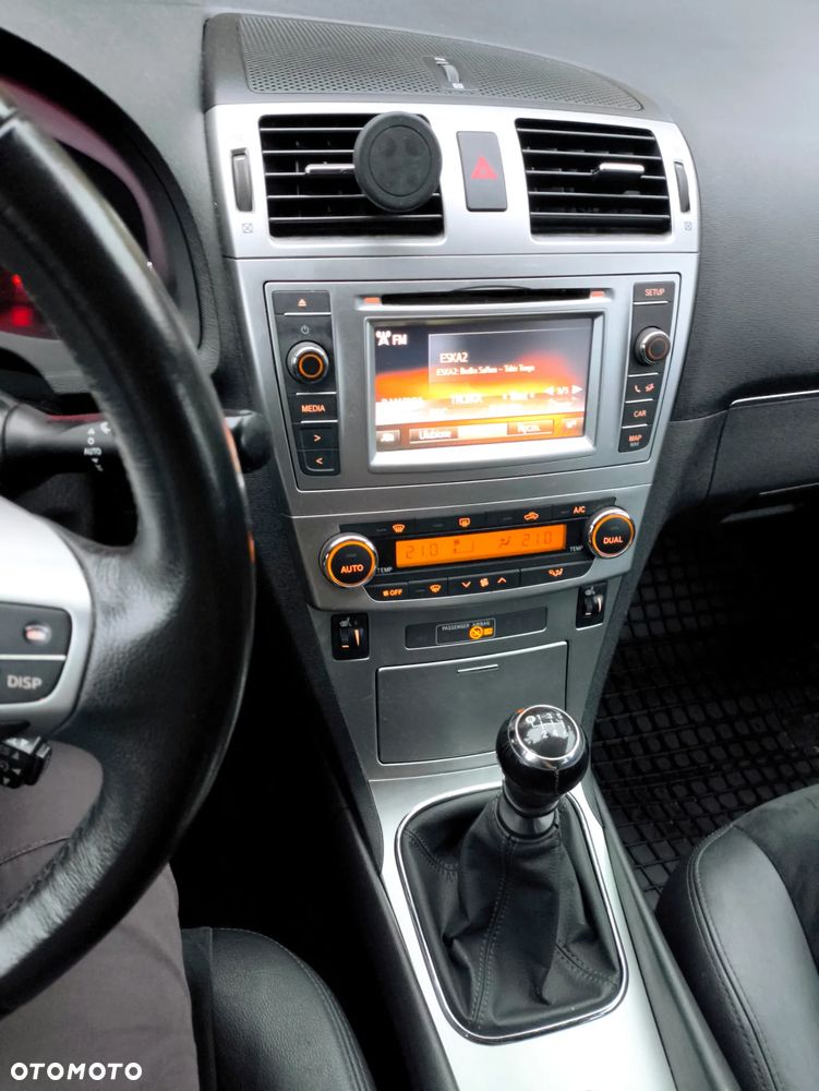 Toyota Avensis 1.8 Premium EU5 - 6