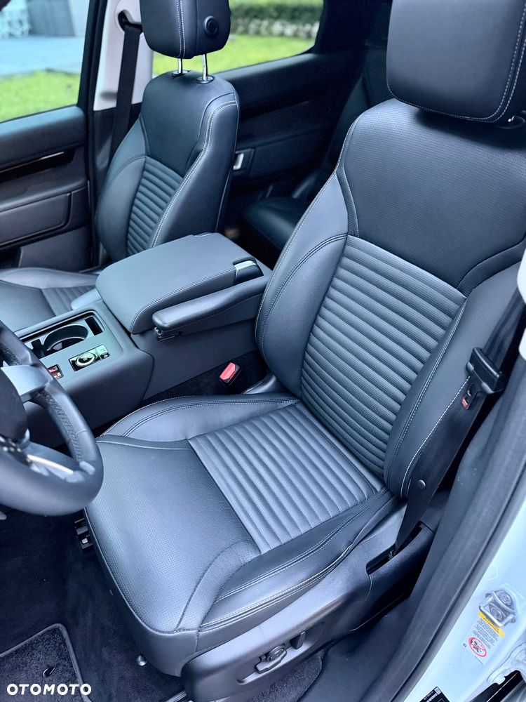 Land Rover Discovery 2.0 P300 S - 18