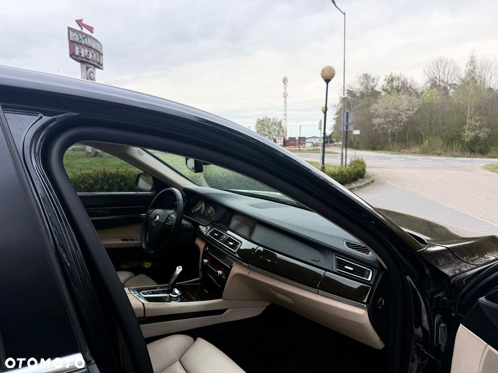 BMW Seria 7 - 8
