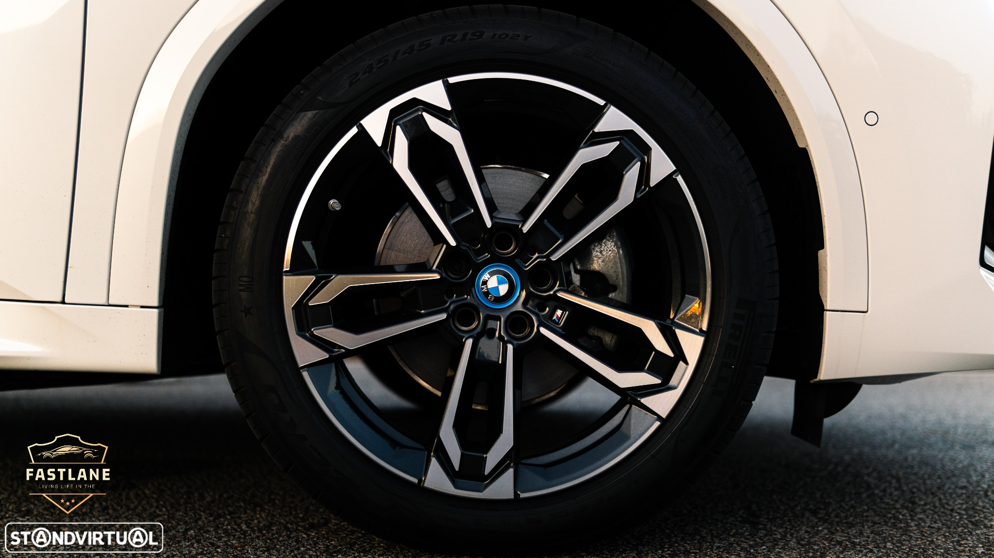 BMW iX2 eDrive20 Pack Desportivo M - 9
