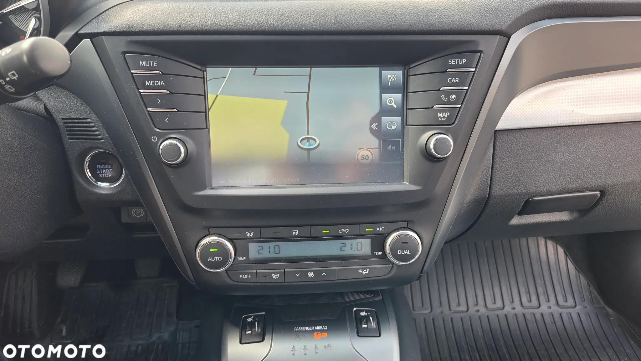 Toyota Avensis 2.0 D-4D Premium - 17