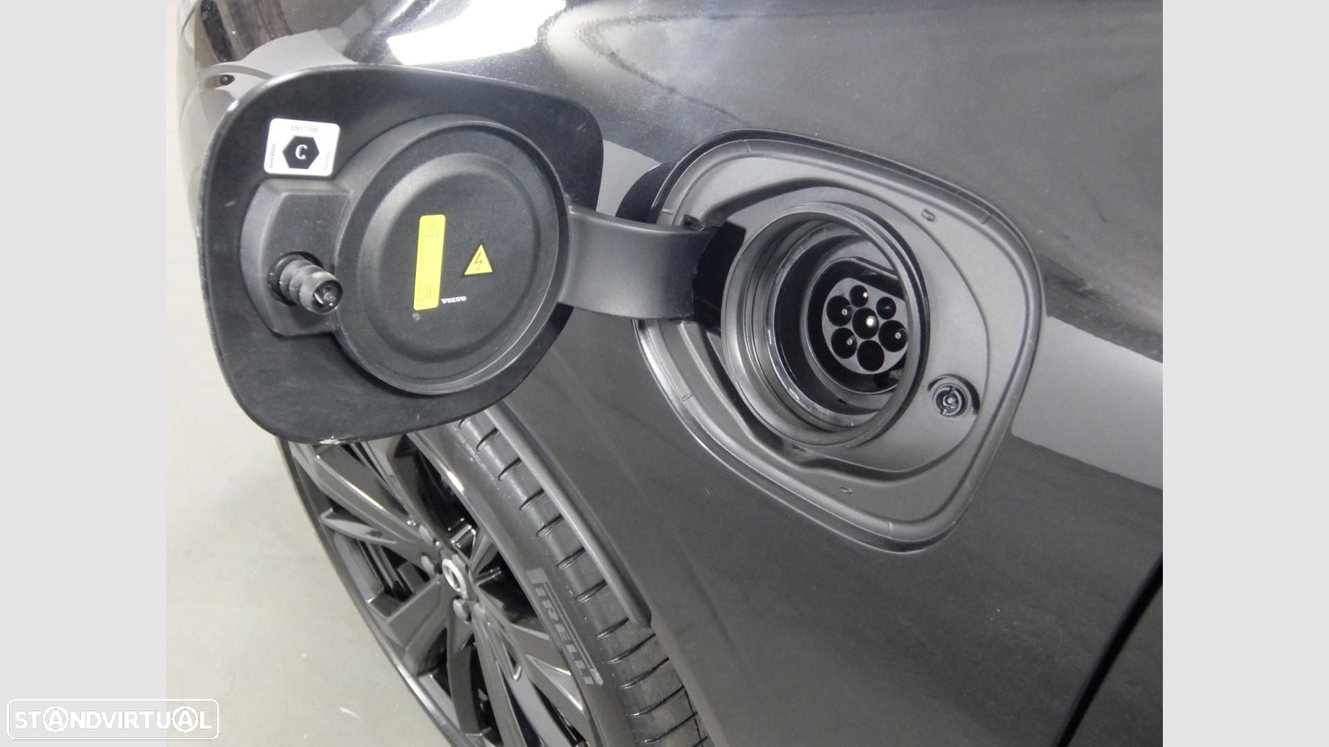 Volvo XC 60 2.0 T6 PHEV Black Edition AWD - 5