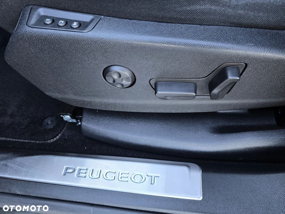 Peugeot 3008 2.0 BlueHDi GT S&S EAT8 - 6