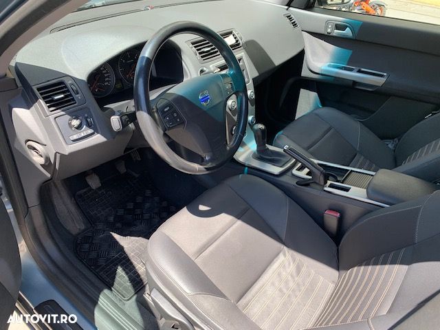 Volvo V50 1.6 D Momentum - 4