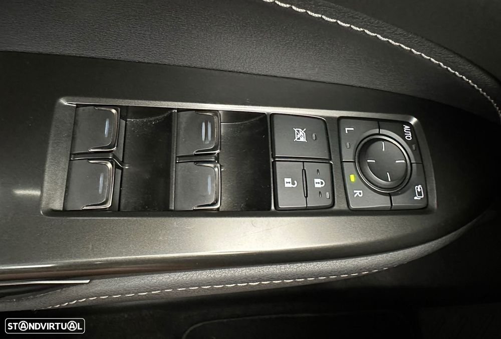 Lexus NX 200 - 30