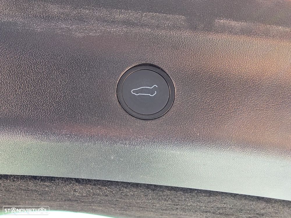 Tesla Model Y Long Range Dual Motor AWD - 10