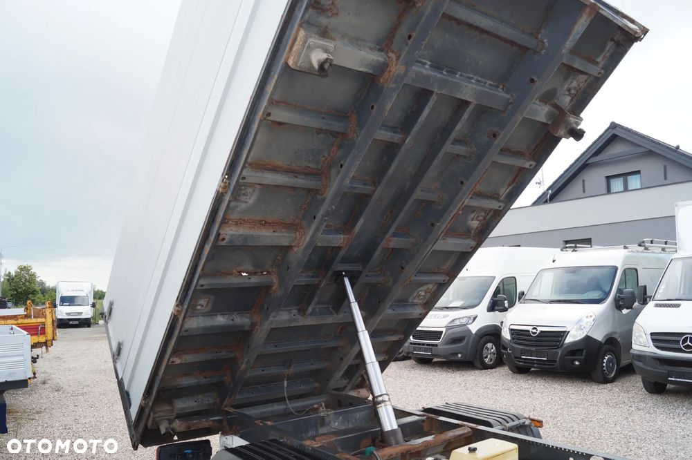 Mercedes-Benz Sprinter - 9