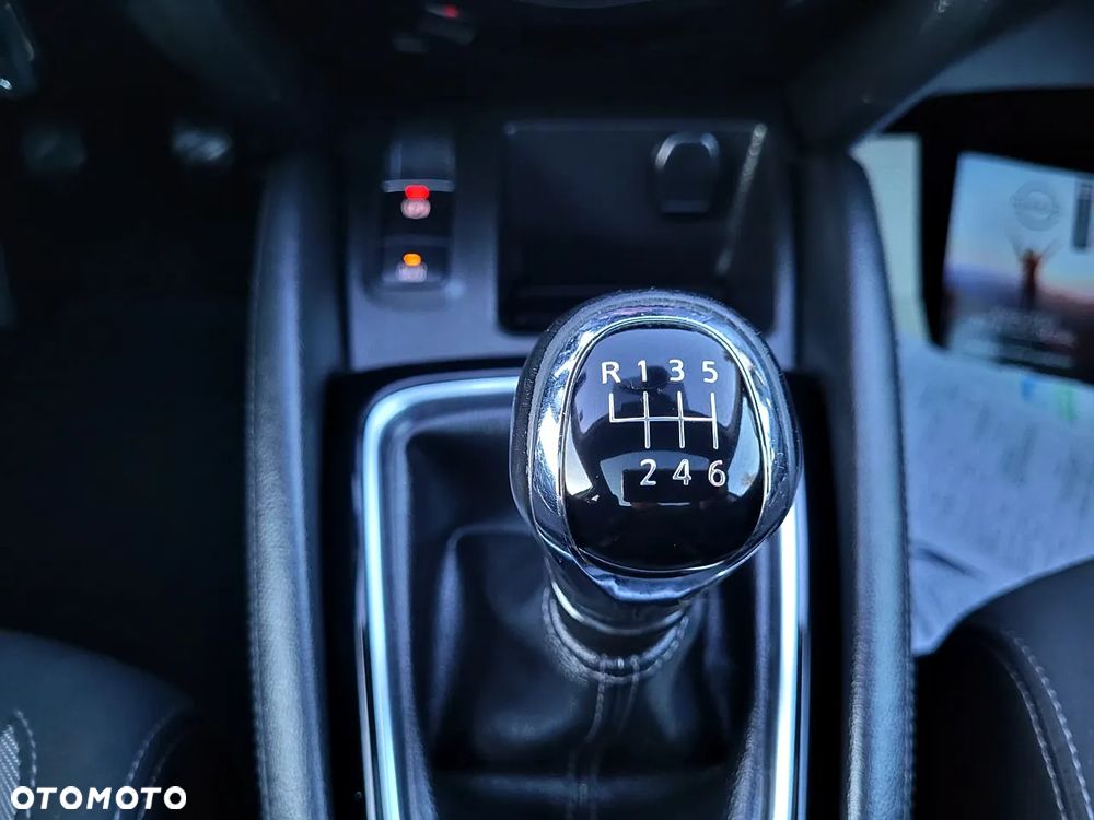 Nissan Qashqai 1.3 DIG-T SHIRO - 20