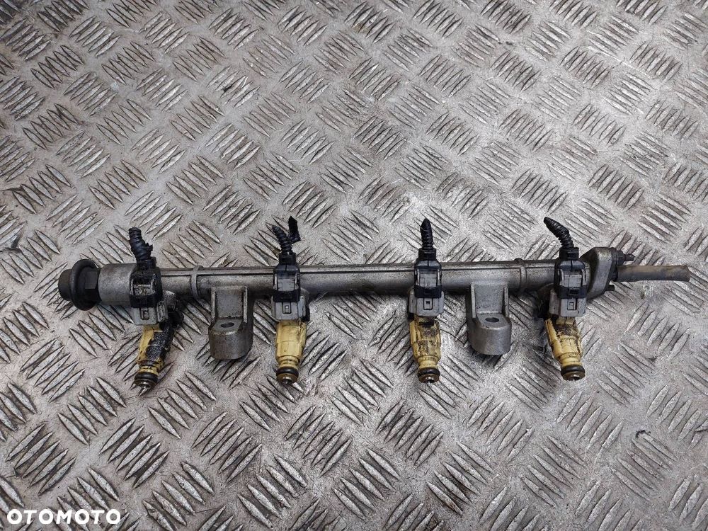 LISTWA WTRYSKOWA KIA SPORTAGE II 35310-23600 9260930013 2.0 16V - 1