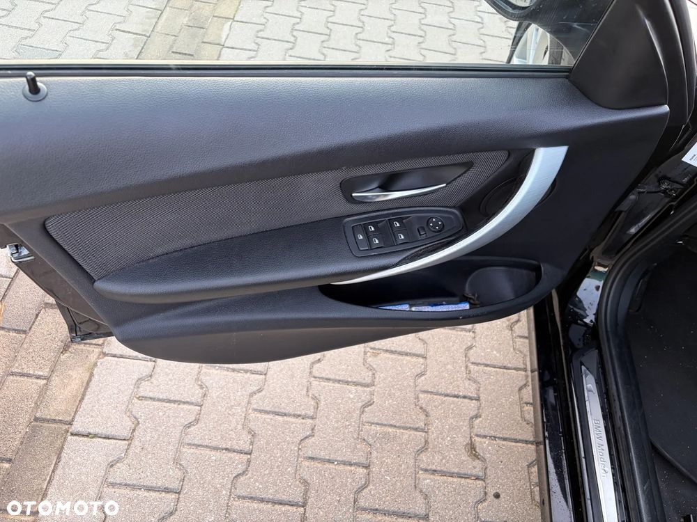 BMW Seria 3 318d Modern Line - 19