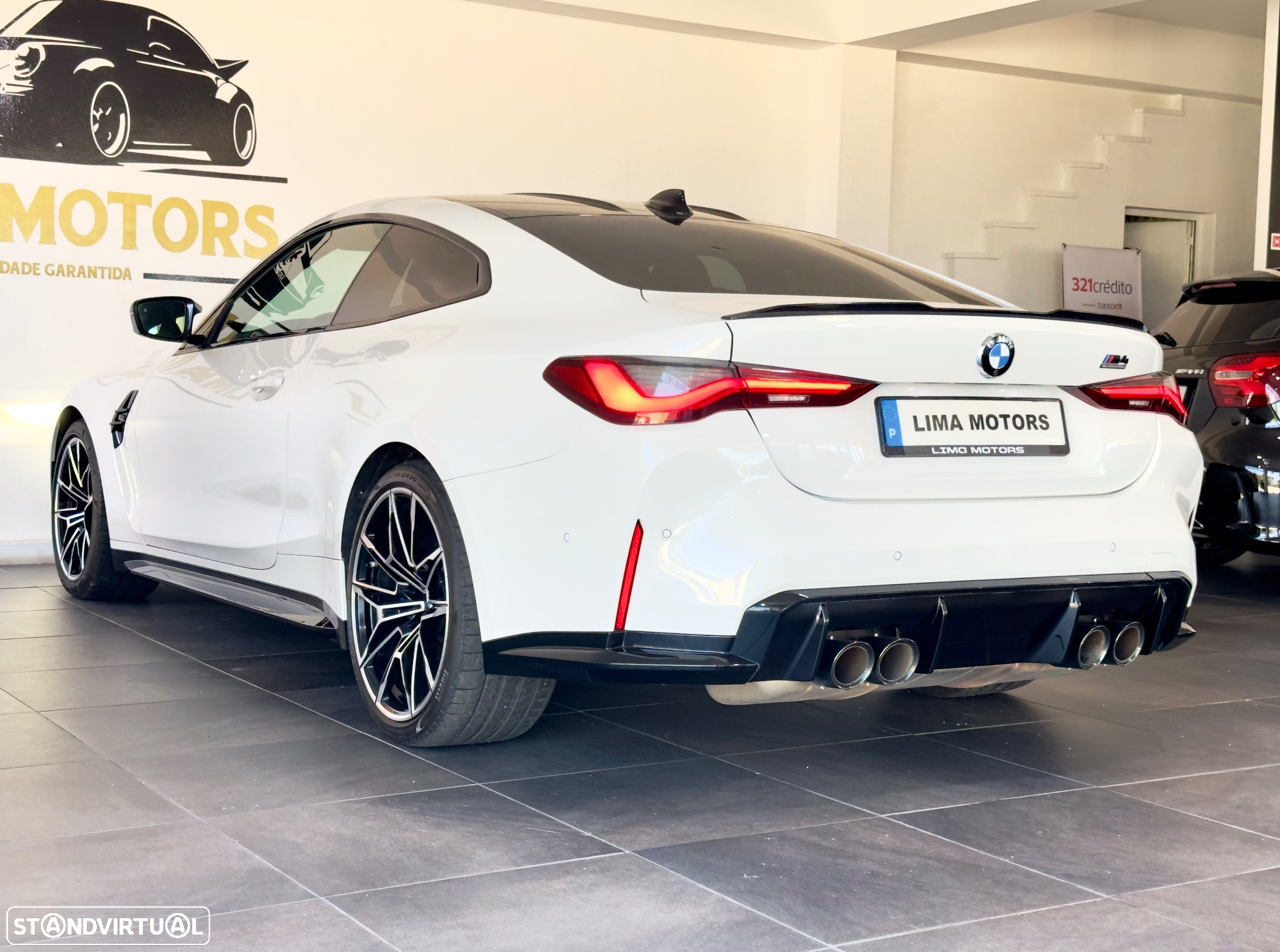 BMW M4 Competition - 4