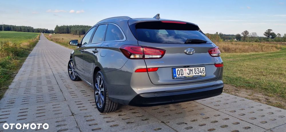 Hyundai i30 1.6 D Premiere Luxury DCT - 18