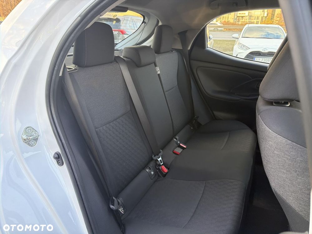 Toyota Yaris - 24