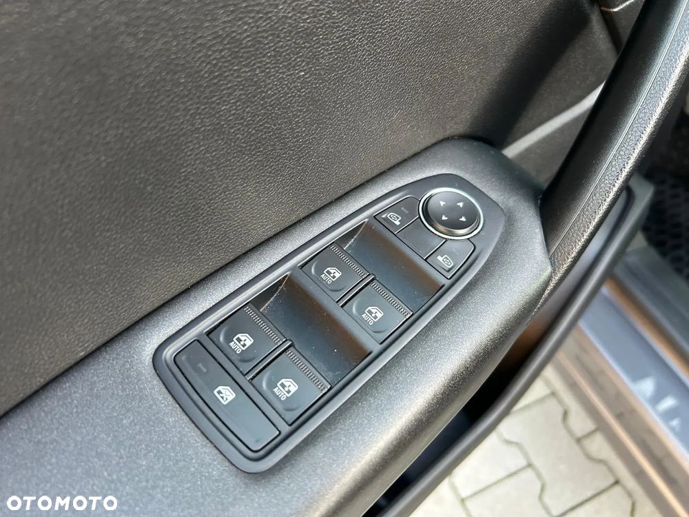 Renault Captur 1.0 TCe Equilibre - 25