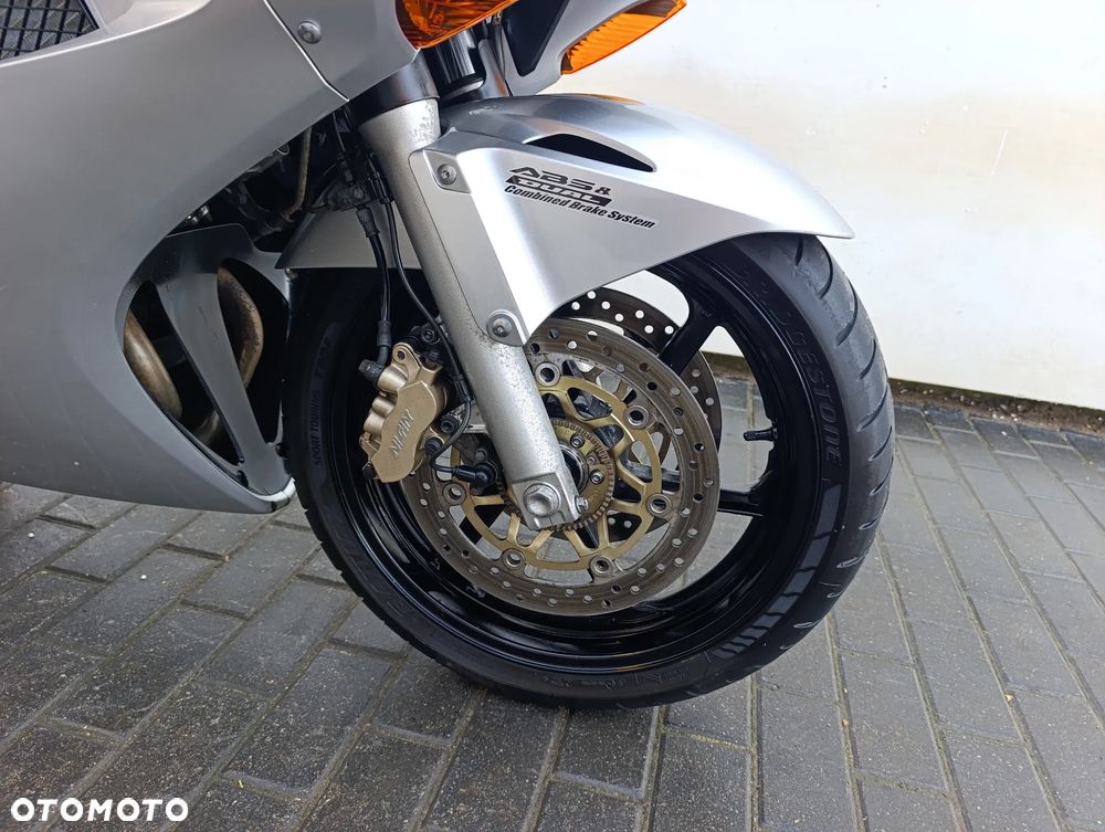 Honda VFR - 32