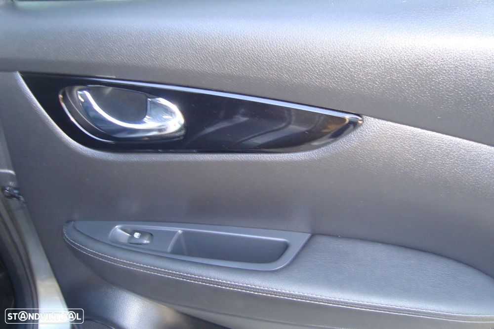 Nissan Qashqai 1.5 dCi N-Connecta J18+Led - 39