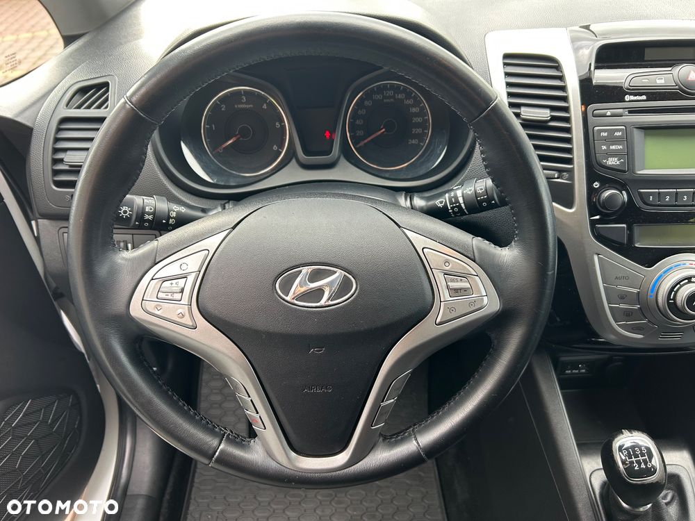 Hyundai ix20 1.6 CRDi Fifa World Cup Edition - 24