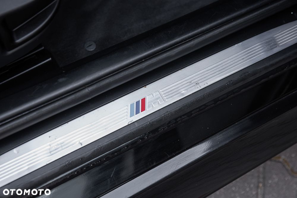 BMW Seria 5 523i - 23