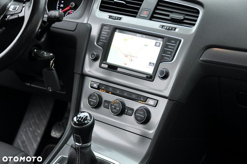 Volkswagen Golf - 27