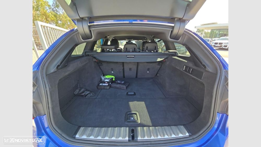 BMW 320 d Pack Desportivo M Auto - 12