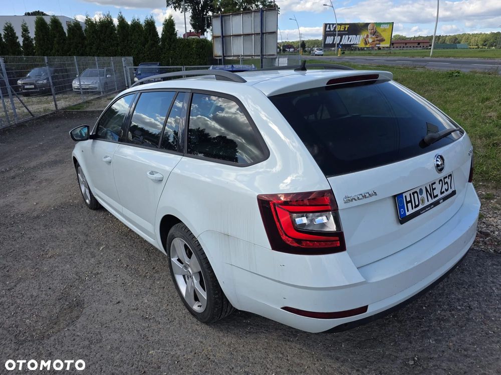 Skoda Octavia 2.0 TDI DSG Clever - 3
