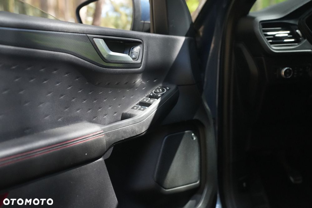 Ford Kuga 1.5 EcoBoost FWD ST-Line X - 28