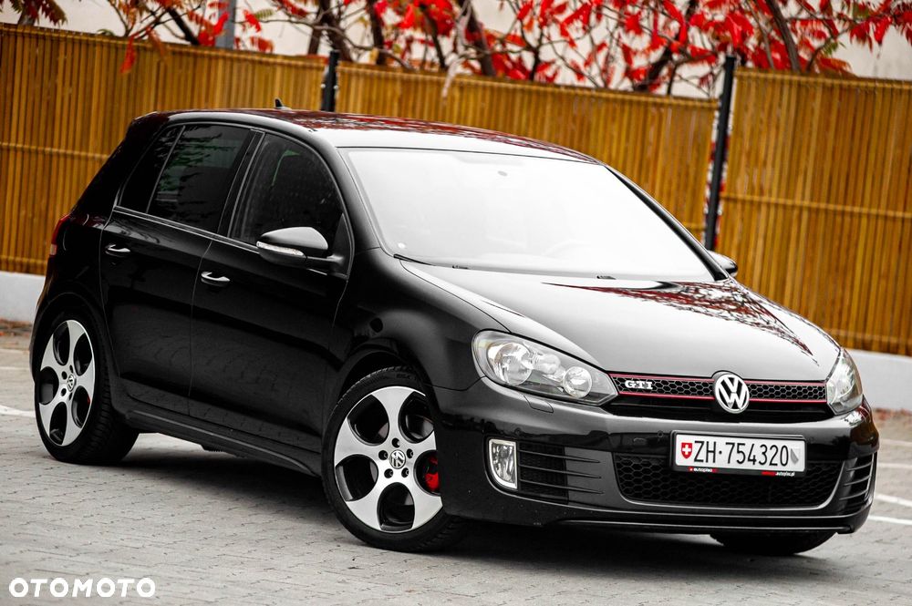 Volkswagen Golf 2010 photo 2